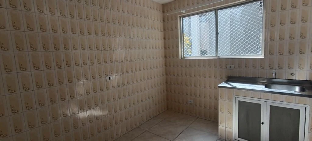 Piso de 80 m² sin amueblar con 3 dormitorios y cocina cerrada — photo 2
