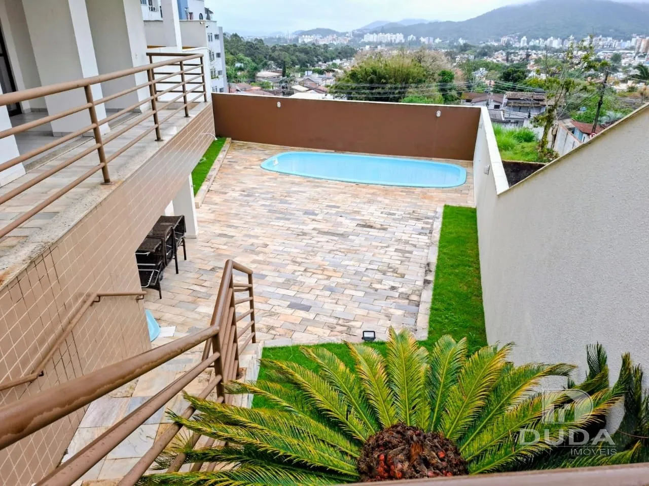 2-bedroom apartment with a mountain view in Florianópolis — photo 10