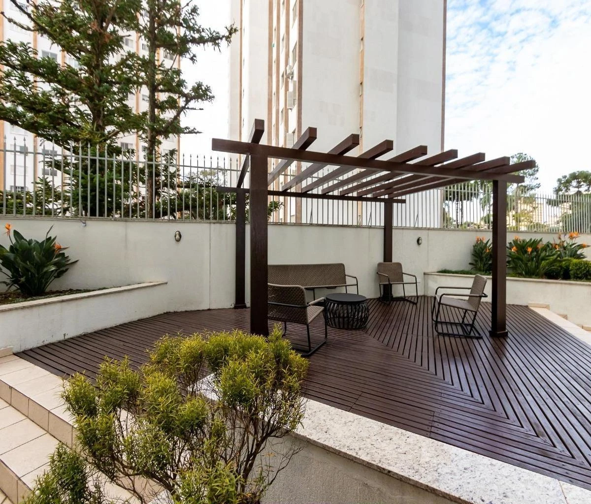 4-bedroom apartment with a home office in Curitiba — photo 22