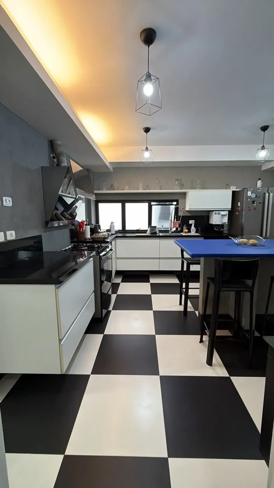 Furnished apartment with 4 bedrooms and open-plan kitchen — photo 6