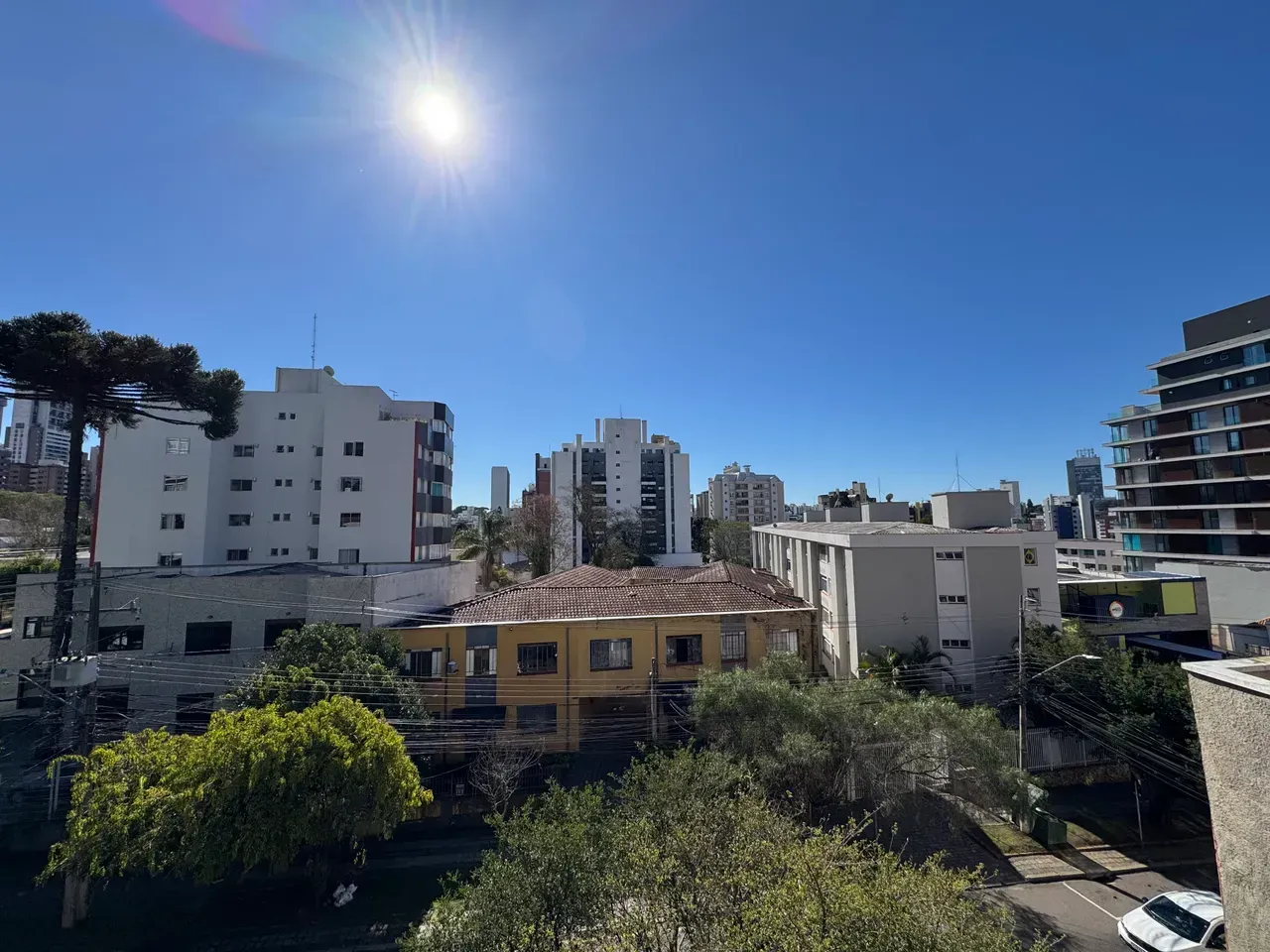 Furnished 1-bedroom apartment with glassed-in balcony — photo 11