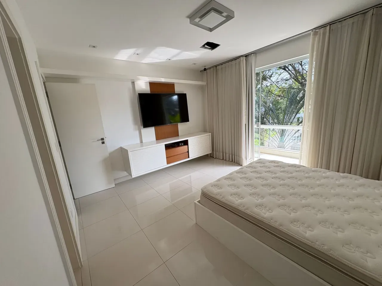 Furnished 6-suite house with 640 m² and 4 parking — photo 43