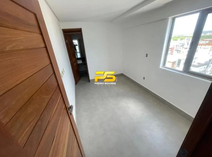 Penthouse with 4 en-suite bedrooms and 140 m² terrace life — photo 8