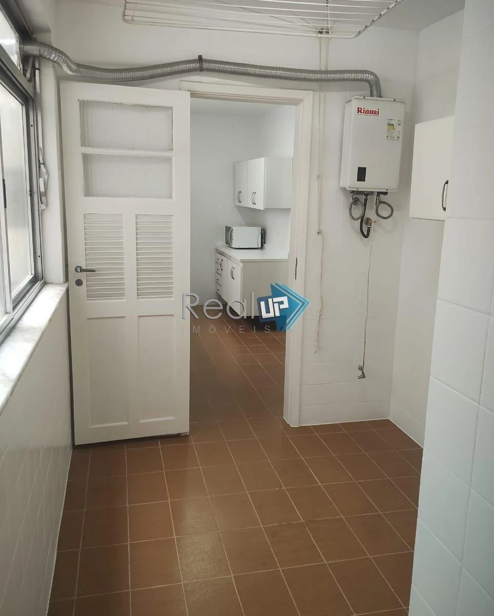 Home office in a 3-bedroom apartment, 129 m² — photo 13