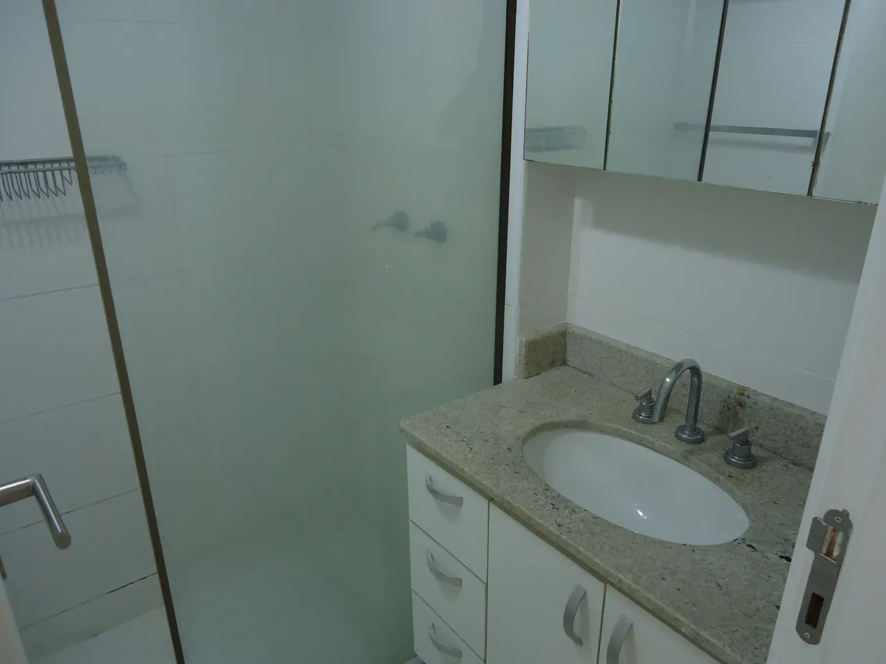 90 m² apartment with 2 bedrooms and a balcony — photo 30