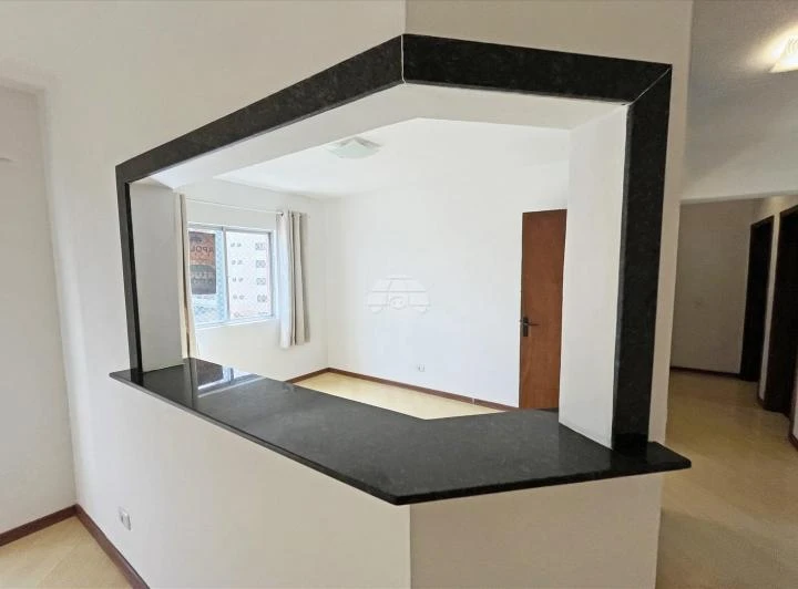 2-bedroom apartment with suite and balcony — photo 7