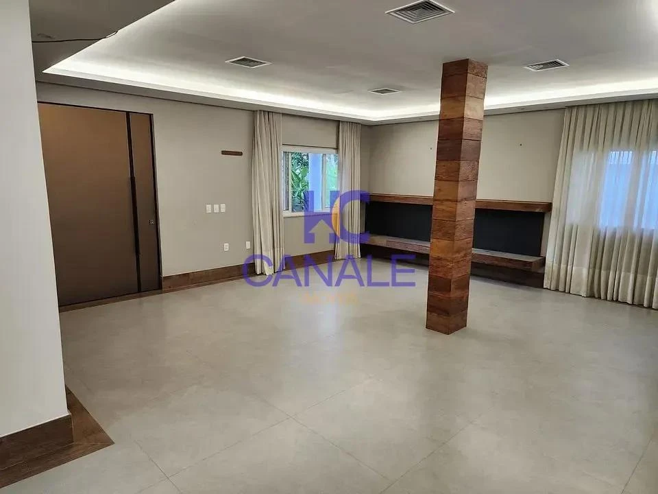 House with 5 bedrooms and mountain-view windows — photo 12