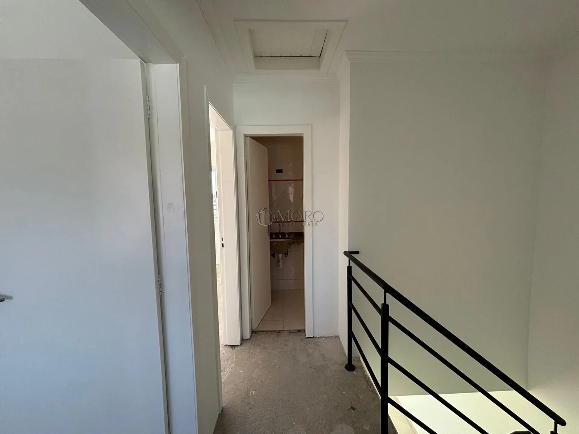 Townhouse with a closed kitchen and 3 bedrooms — photo 35