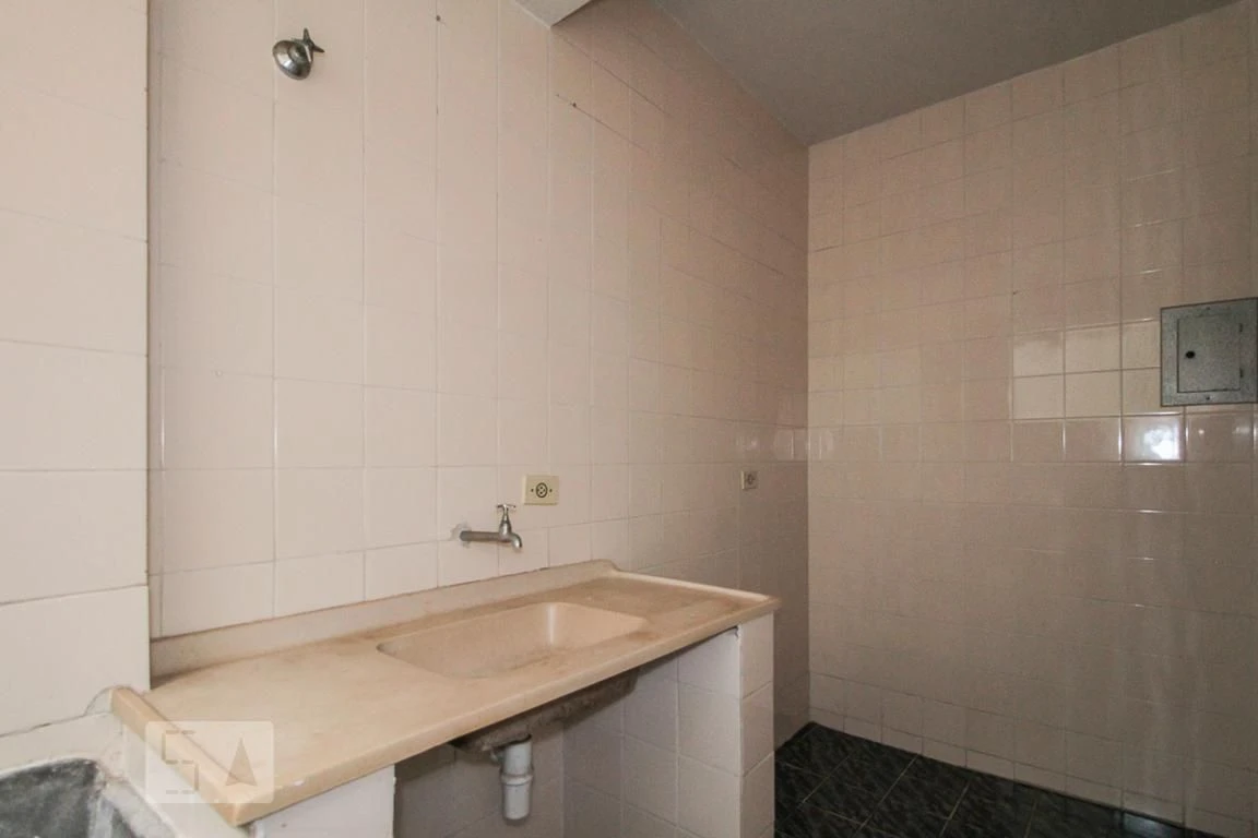 Деревянный пол или ламинат и 1 спальня: квартира 34 м² — photo 11
