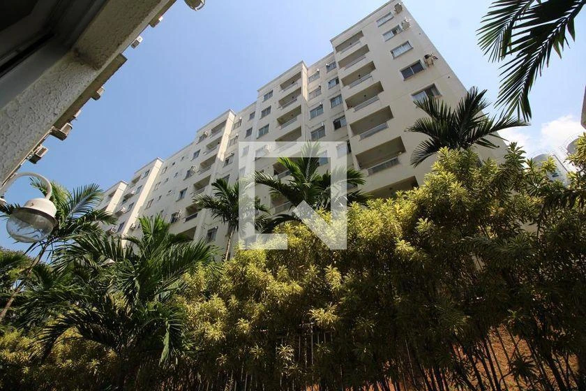 Apartamento de 2 quartos em condomínio com piscina — photo 26