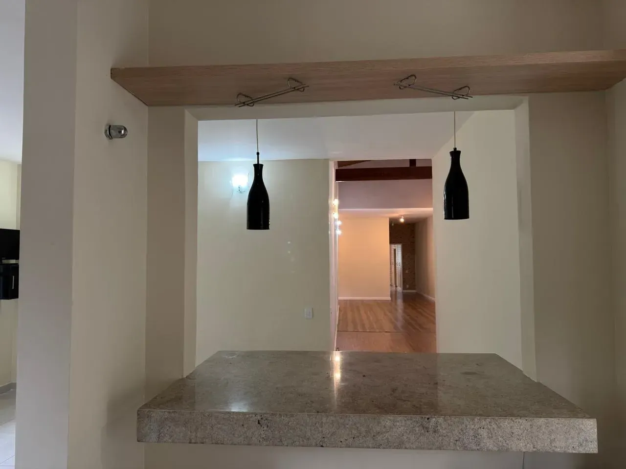 House with 4 bedrooms and 360 m² with open-plan kitchen — photo 9