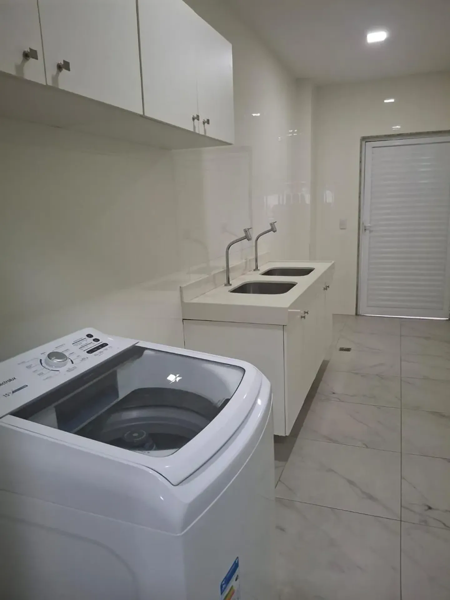 Furnished house with 4 suites and 5 bathrooms, 434 m² — photo 32