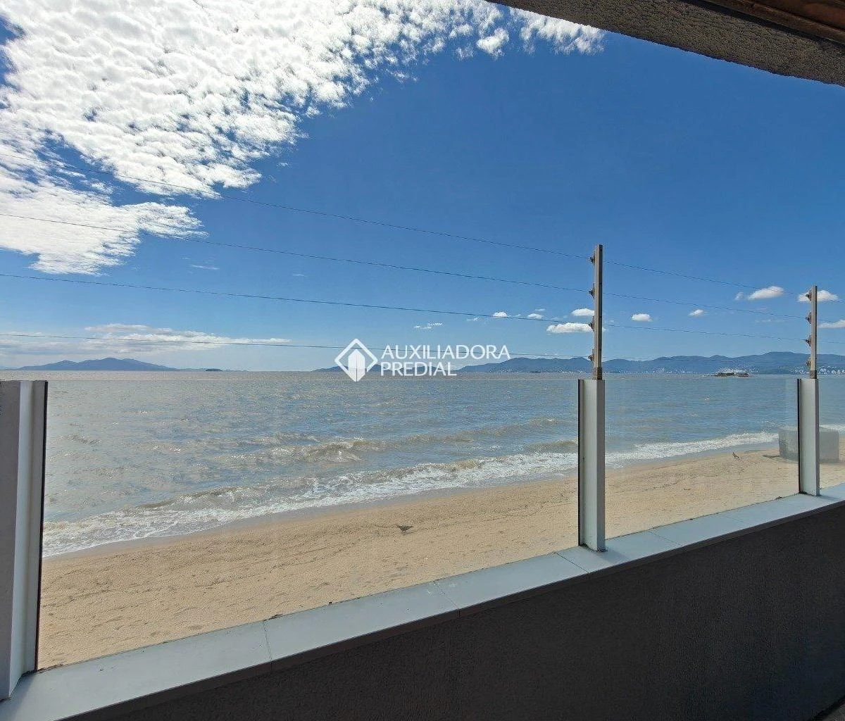 Water view in a 4-bedroom house, 320 m² — photo 15