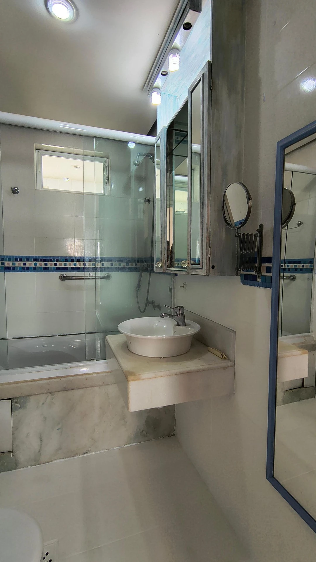 Apartment with 3 en-suite bedrooms and 5 baths, 2 parking — photo 39