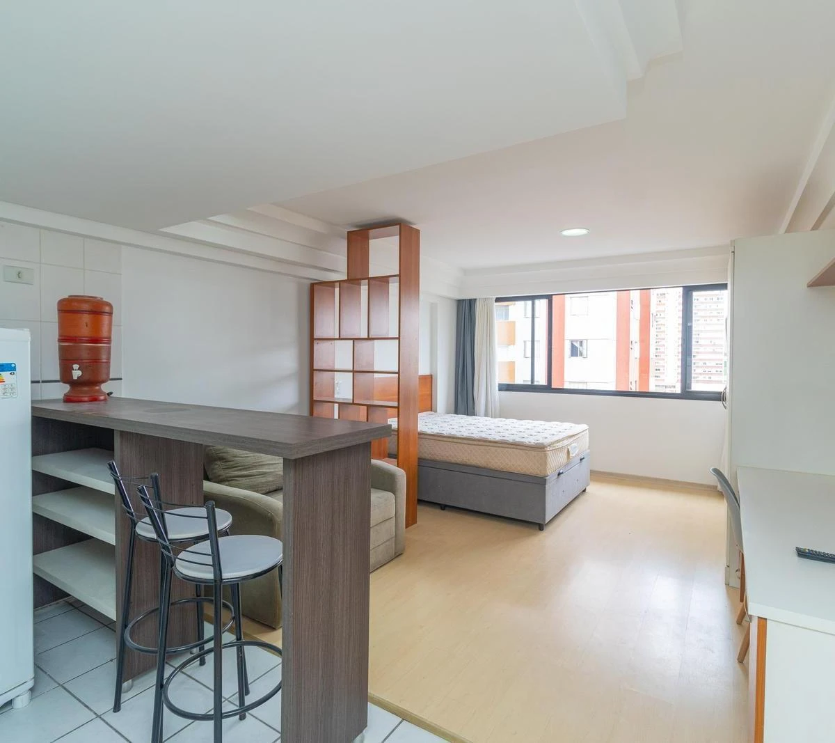 One-bedroom apartment with a home office in Curitiba — photo 11
