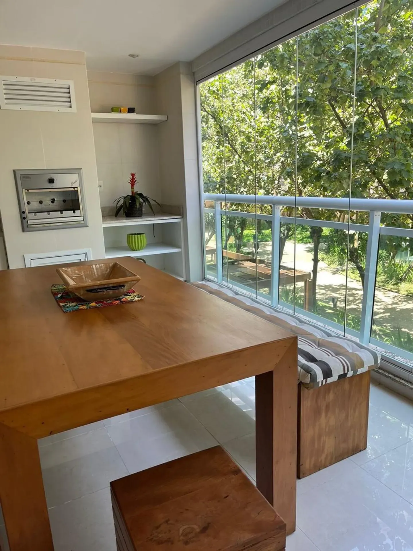 Furnished apartment with balcony, 4 bedrooms and 5 baths — photo 9