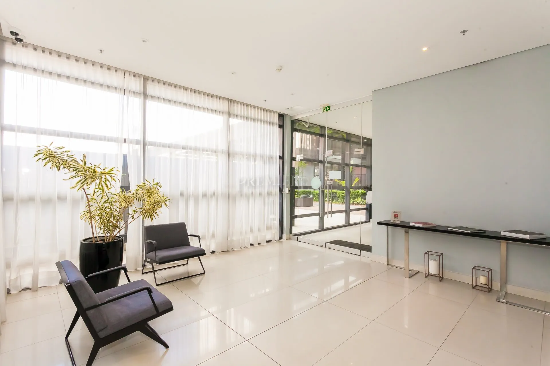 Furnished 85 m² apartment with 1-bedroom suite — photo 22