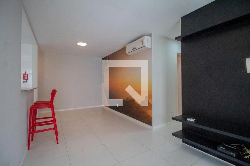 Apartment, 92 m², with a glass-enclosed balcony — photo 22