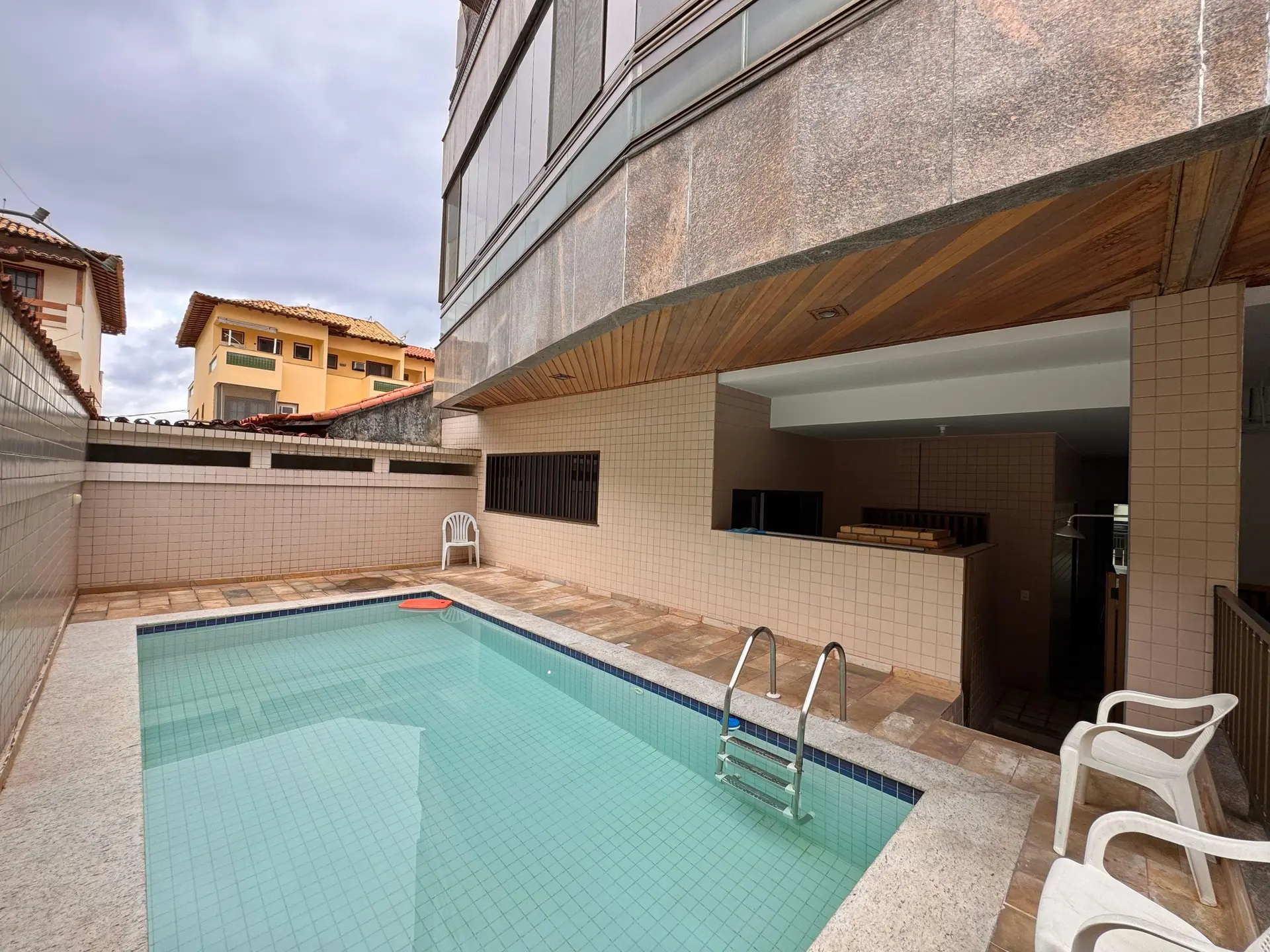 Unfurnished 3-bedroom apartment with enclosed balcony — photo 46