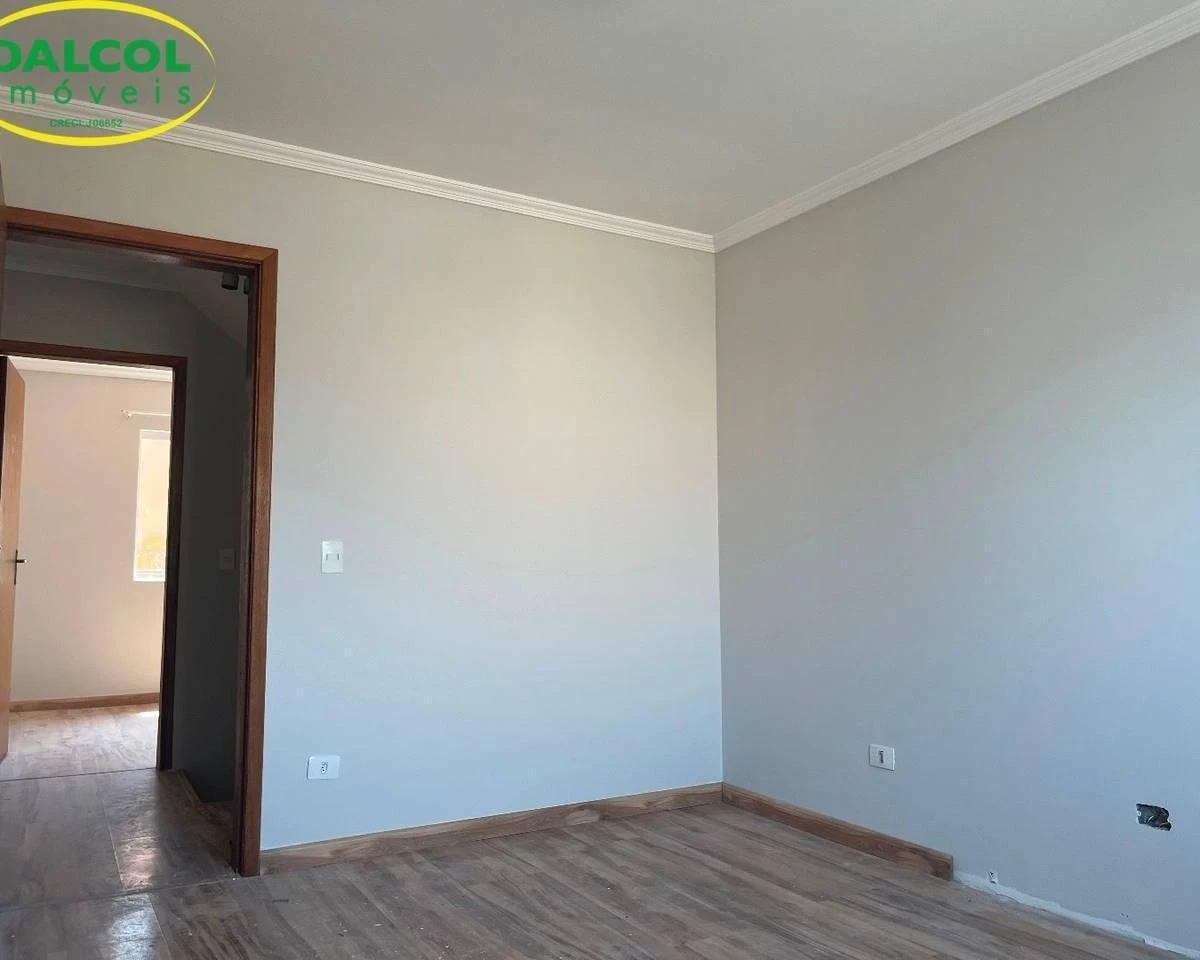 3-bedroom house with wood or laminate floors — photo 17