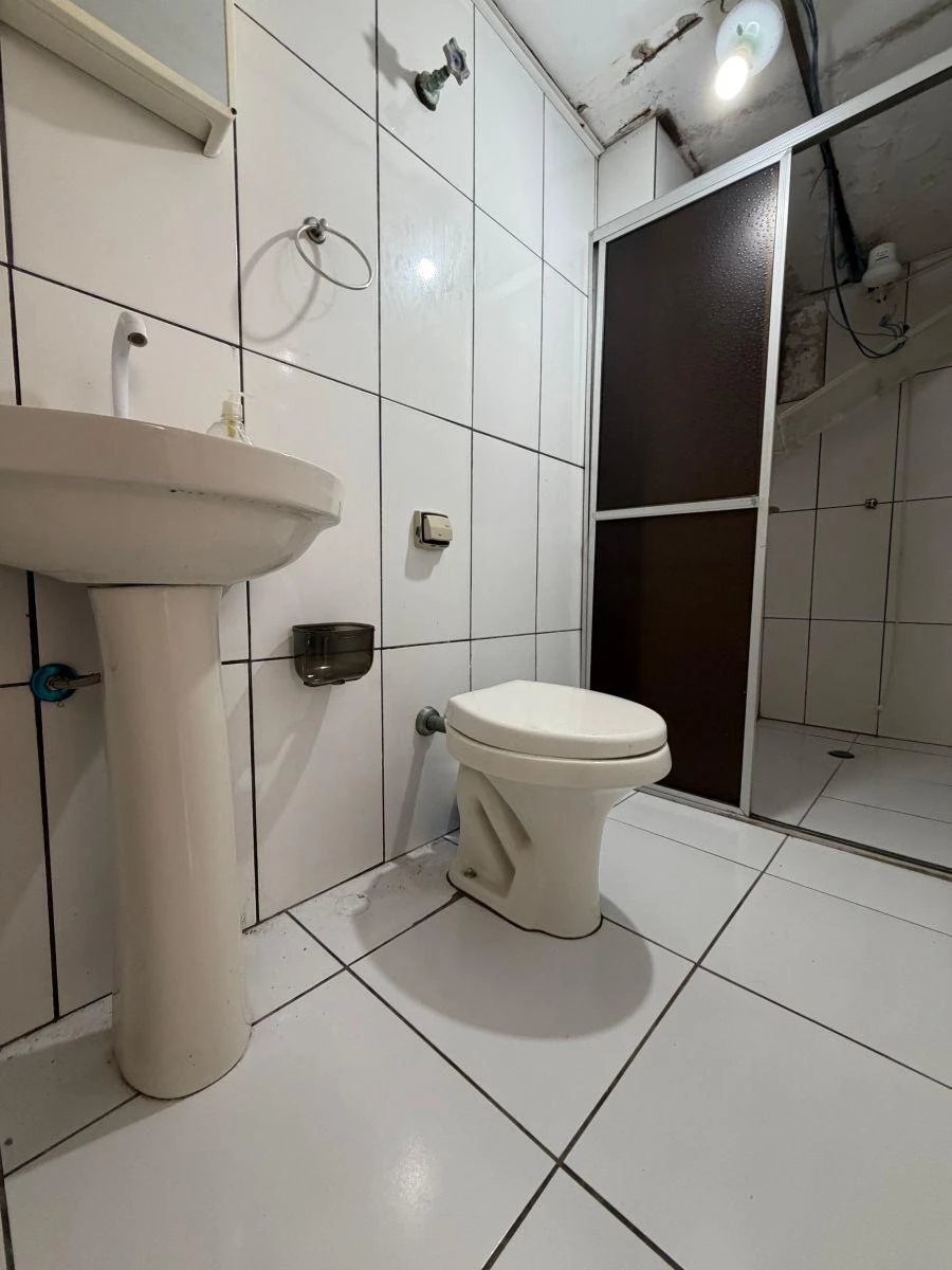 3-bedroom apartment with wood or laminate floors in Curitiba — photo 6