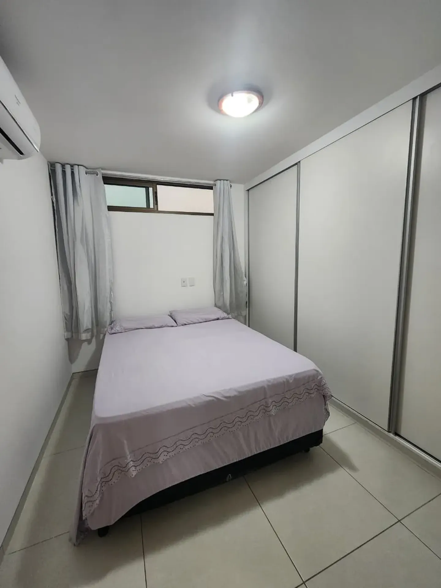 Furnished 2-bedroom apartment with city view — photo 4