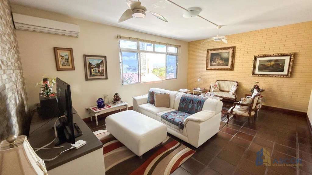 Apartamento sin amueblar con 4 dormitorios y 240 m², 3 plazas — photo 2