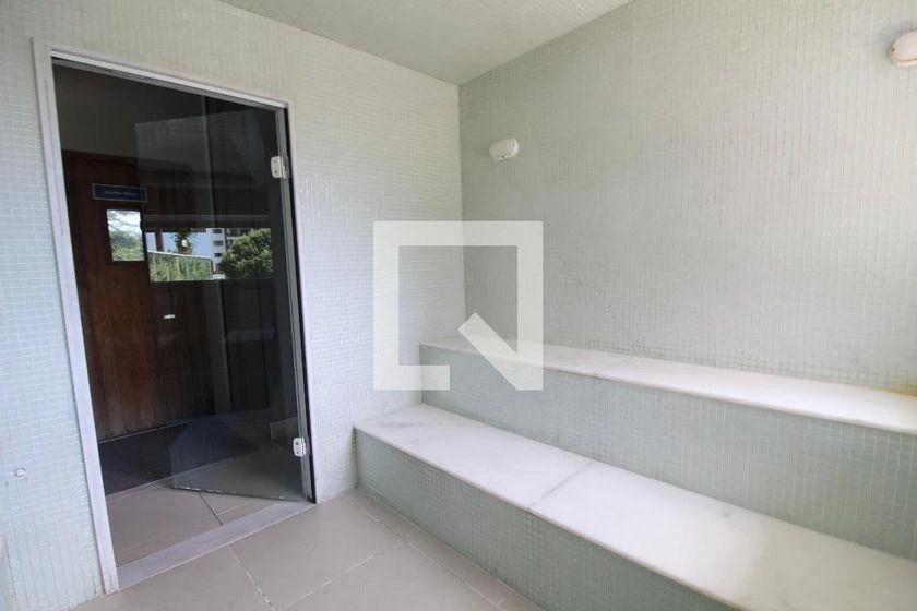 Furnished 79 m² apartment with 2 bedrooms and 2 bathrooms — photo 17