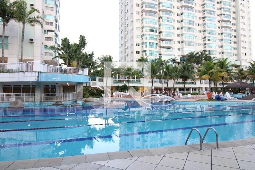 2-bedroom apartment in a building with a gym — photo 13
