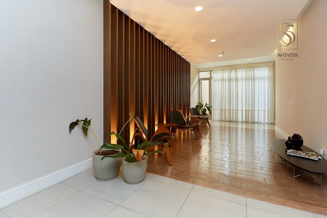 Floor-to-ceiling windows in a one-bedroom apartment, 140 m² — photo 22