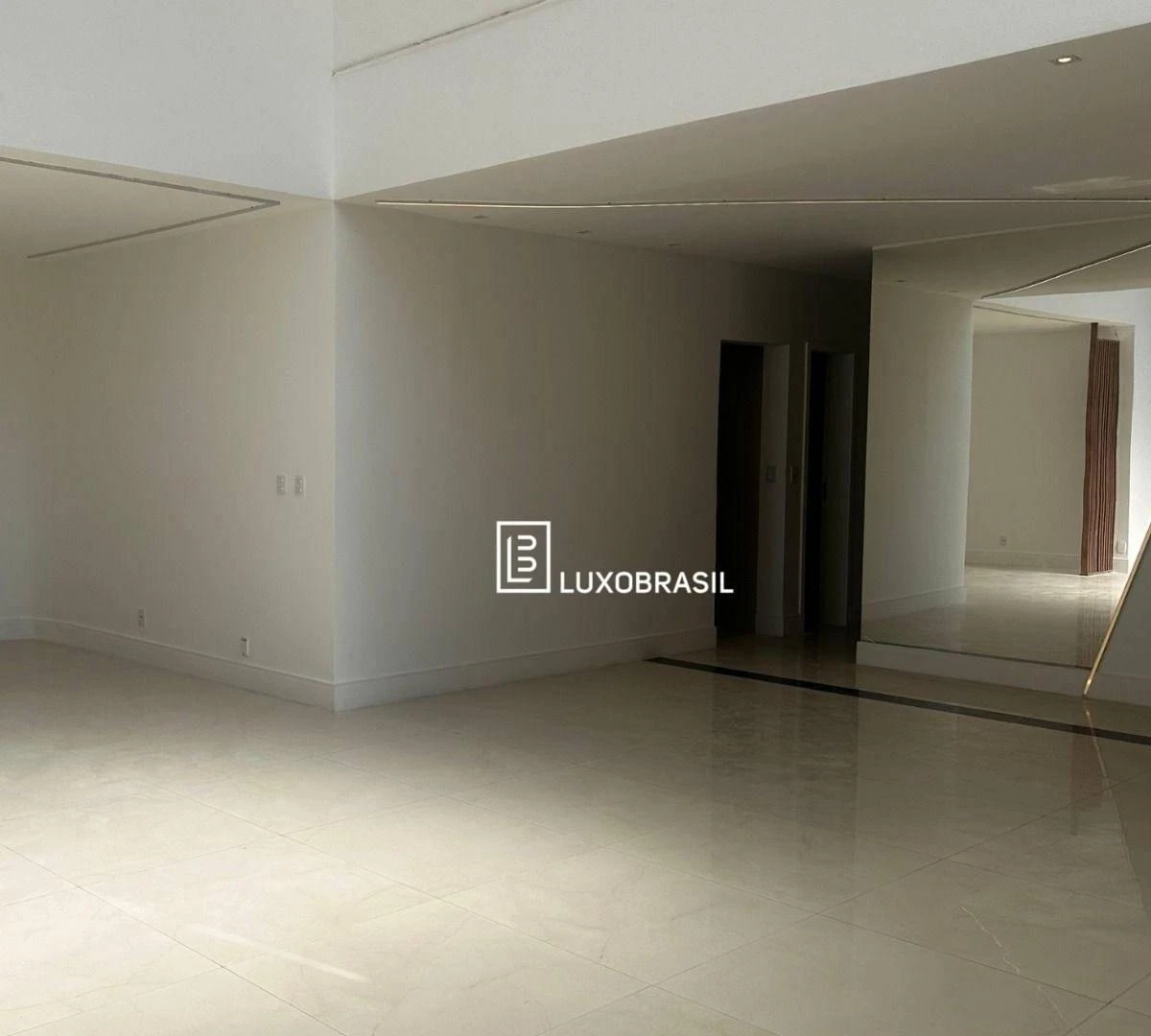 House with 7 bedrooms and 700 m², gas kitchen — photo 8