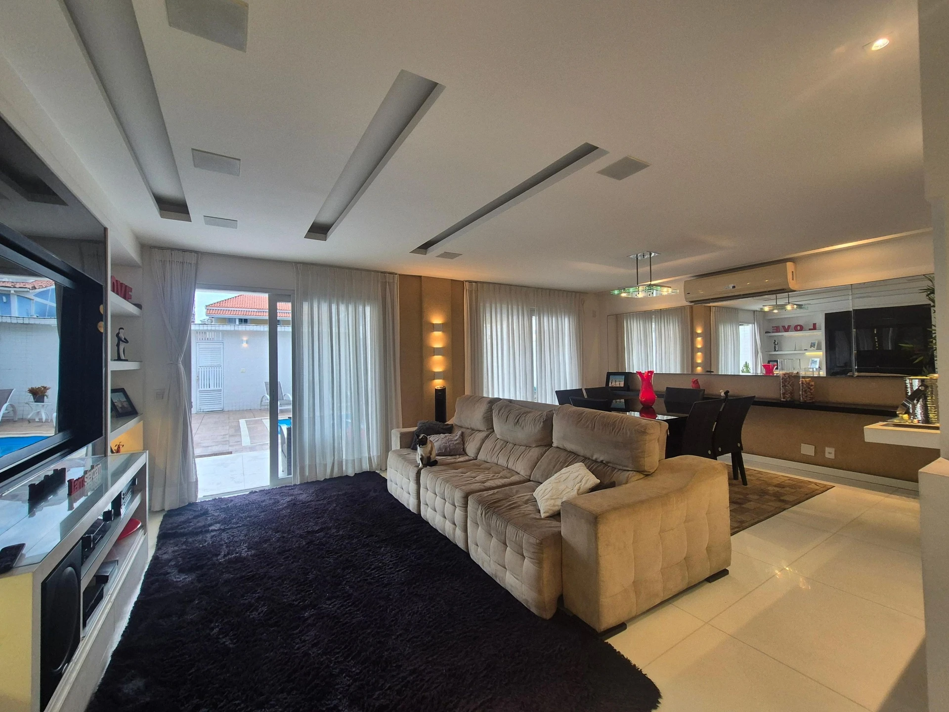 Garden in a 5-bedroom house, 400 m² — photo 3