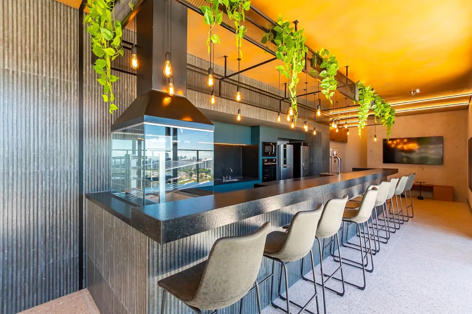 Furnished apartment, 78 m², with a glass-enclosed balcony — photo 80
