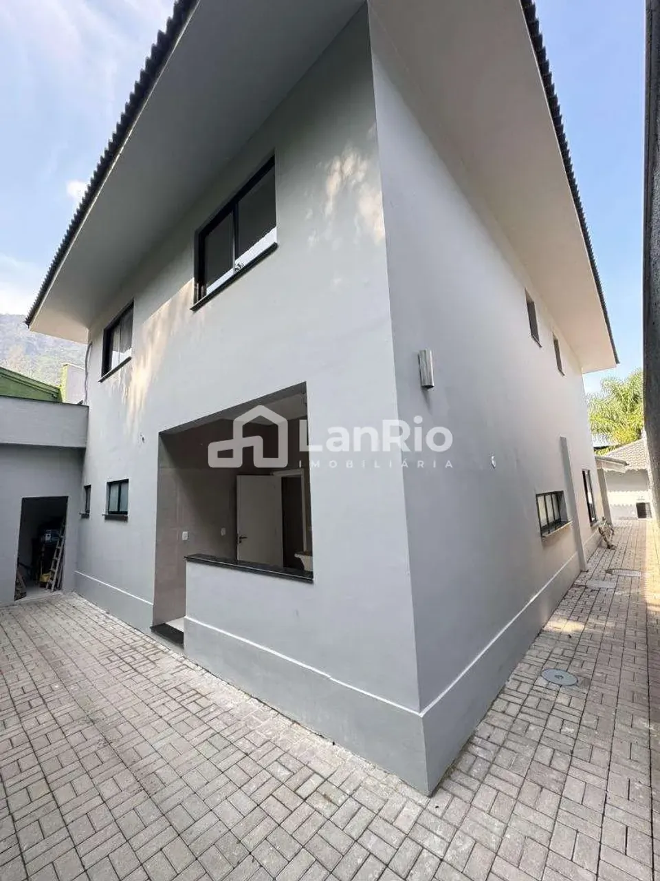 Casa com 4 quartos e 5 banheiros, 4 vagas e varanda — photo 18
