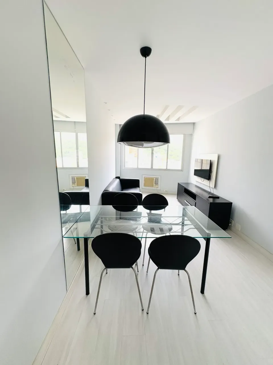 Furnished 1-bedroom apartment with a separate kitchen — photo 9