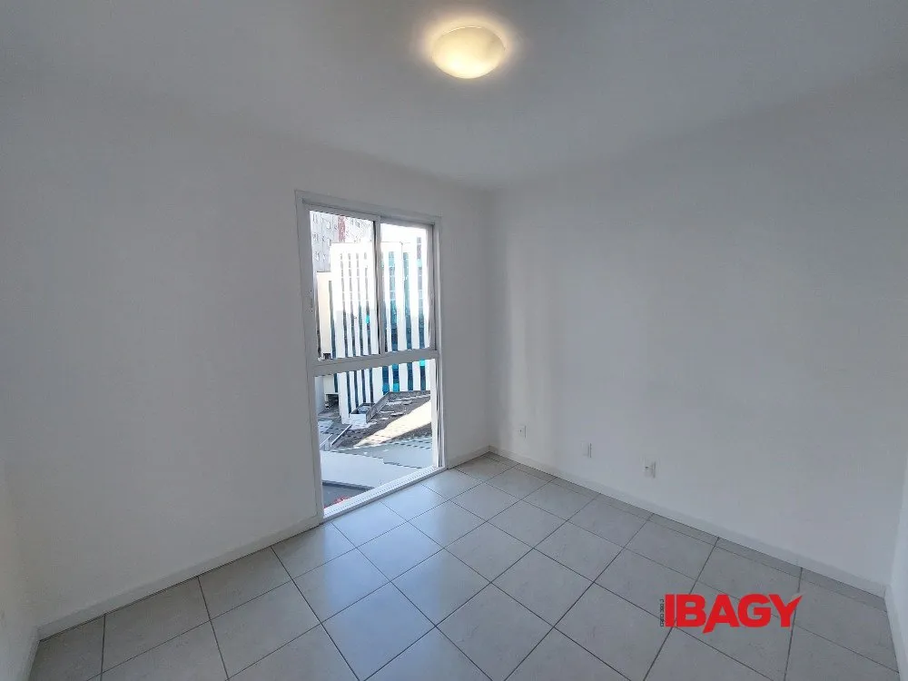 3-bedroom apartment, 1 with its own bathroom, 89 m² — photo 25