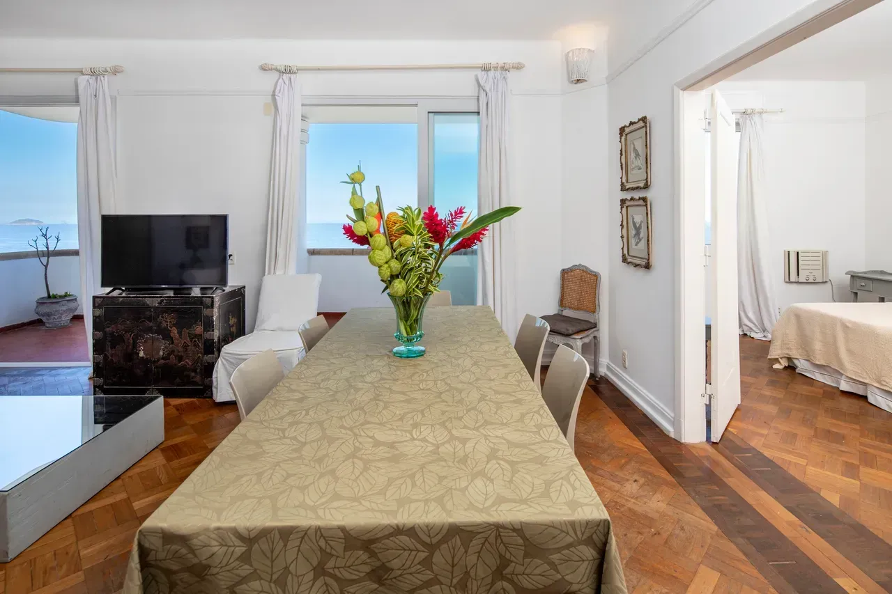 Furnished apartment with 3 bedrooms and a balcony — photo 14