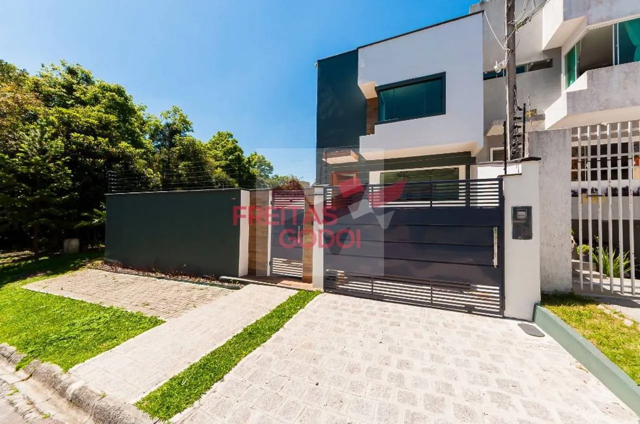 2-bedroom house with floor-to-ceiling windows in Curitiba — photo 12