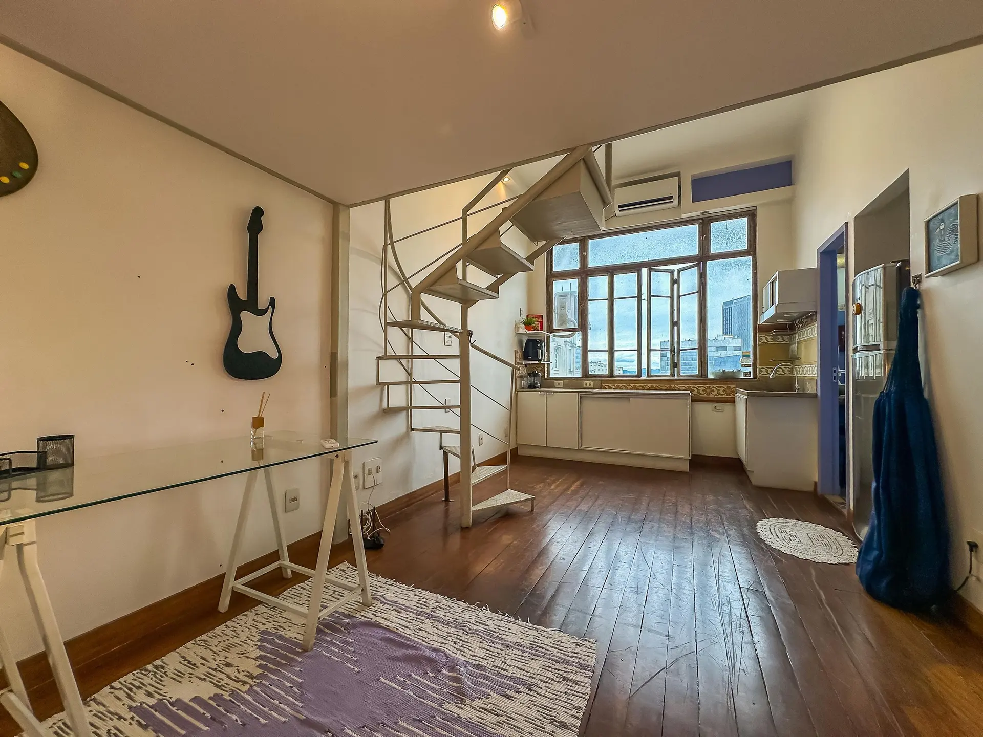 Furnished studio, 30 m², with floor-to-ceiling windows — photo 23