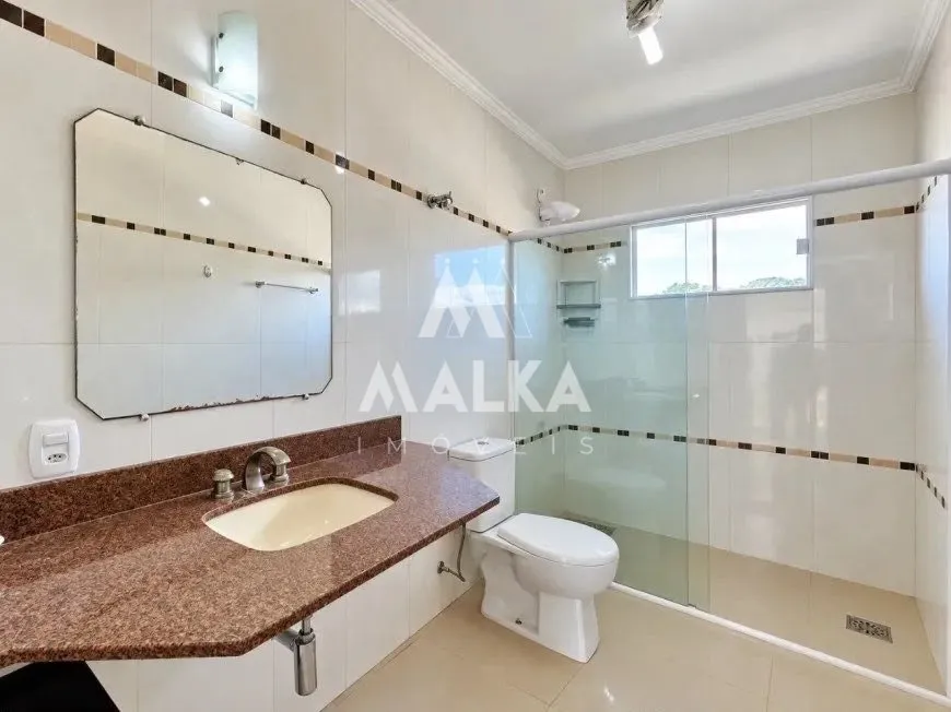 5-bedroom house with a bathtub in Florianópolis — photo 16