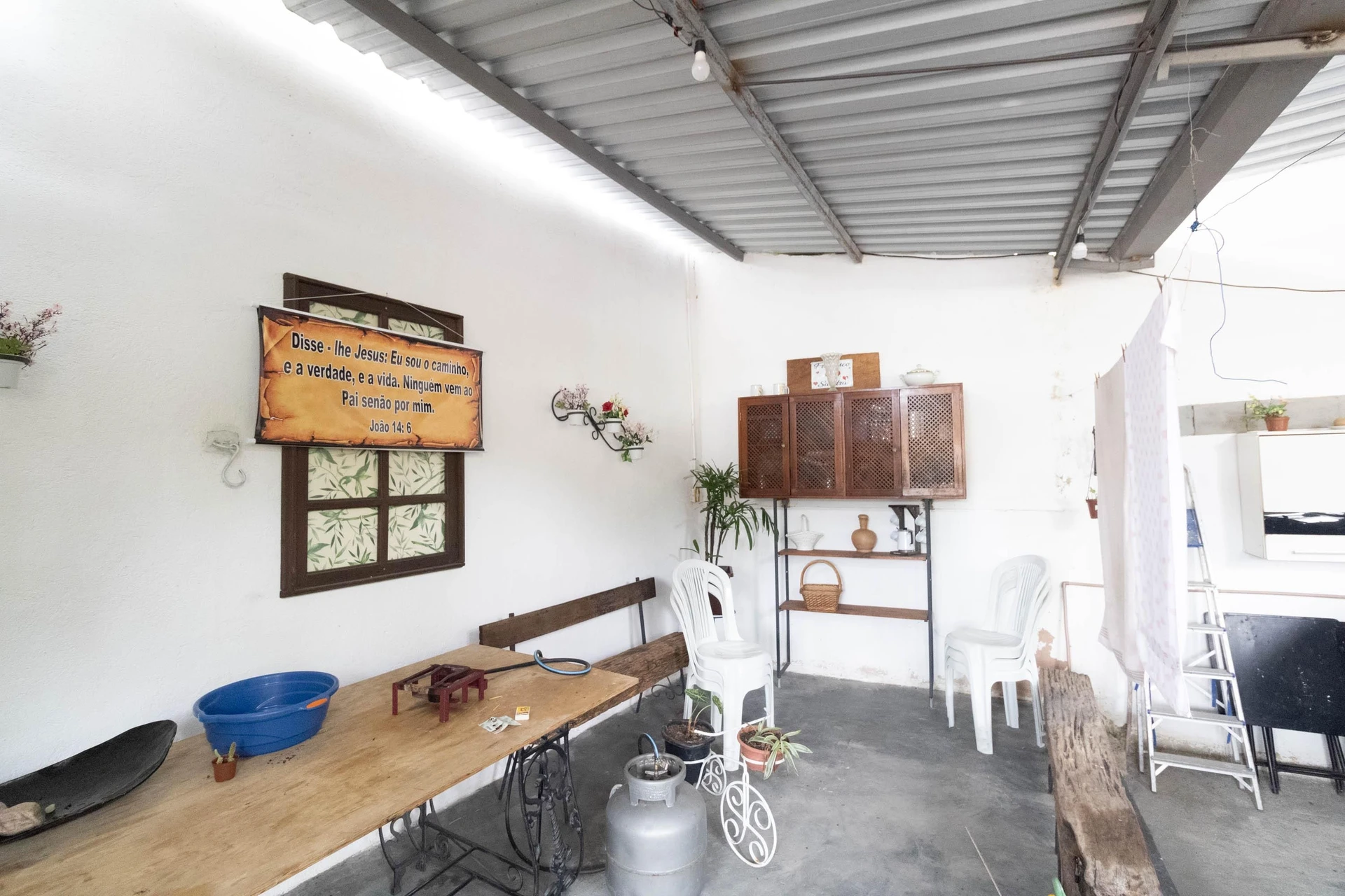 Furnished house with 1 bedroom and 1 bath plus parking — photo 8