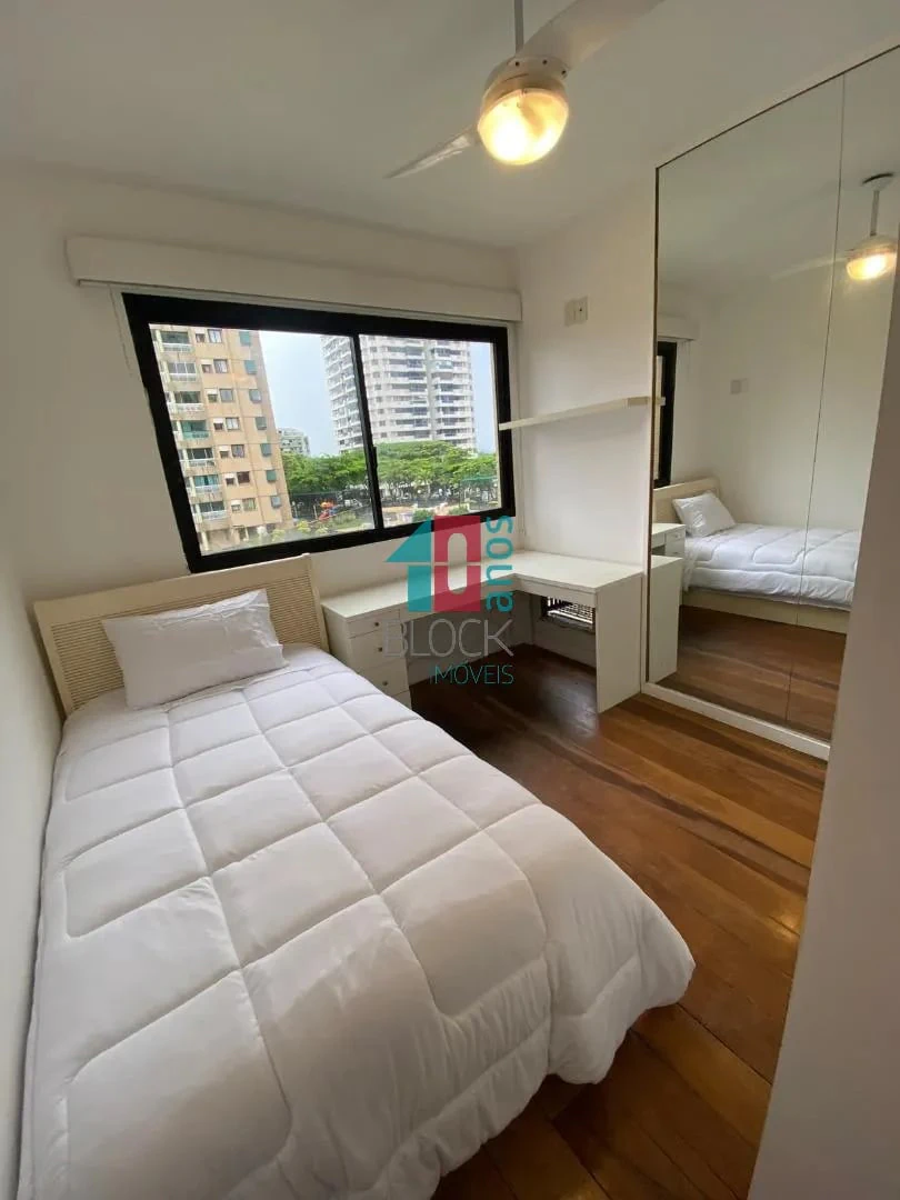 144 m² apartment with a home office and a water view — photo 13
