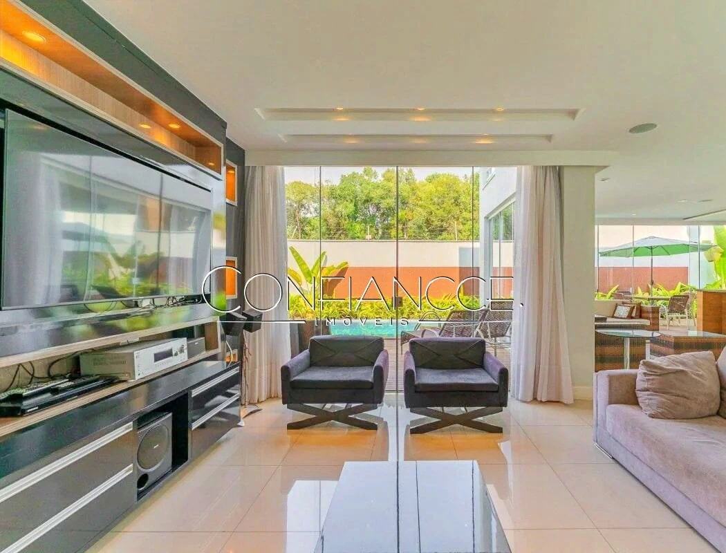 Furnished house, 350 m², with floor-to-ceiling windows — photo 3