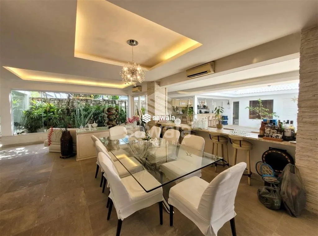 Furnished 600 m² house with 6 bedrooms and 8 bathrooms — photo 11