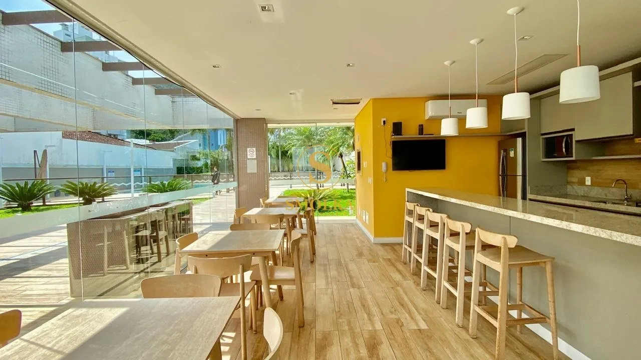 Balcony with a grill in a 2-bedroom apartment, 75 m² — photo 59