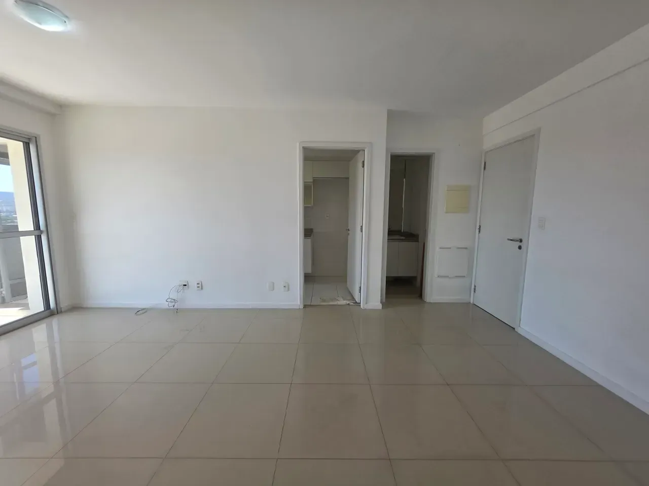 Floor-to-ceiling windows in a 2-bedroom apartment, 90 m² — photo 29