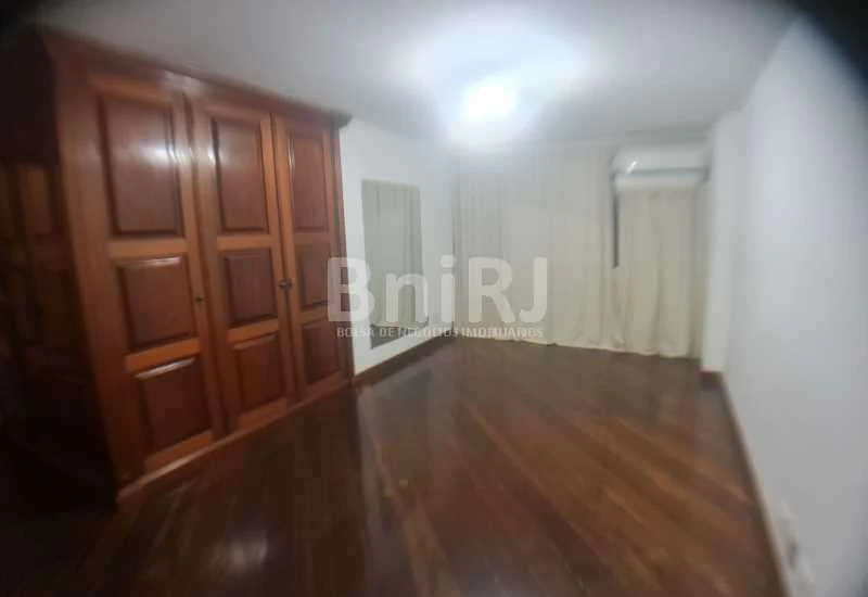 4-bedroom apartment with 271 m² and 3 parking spots — photo 15