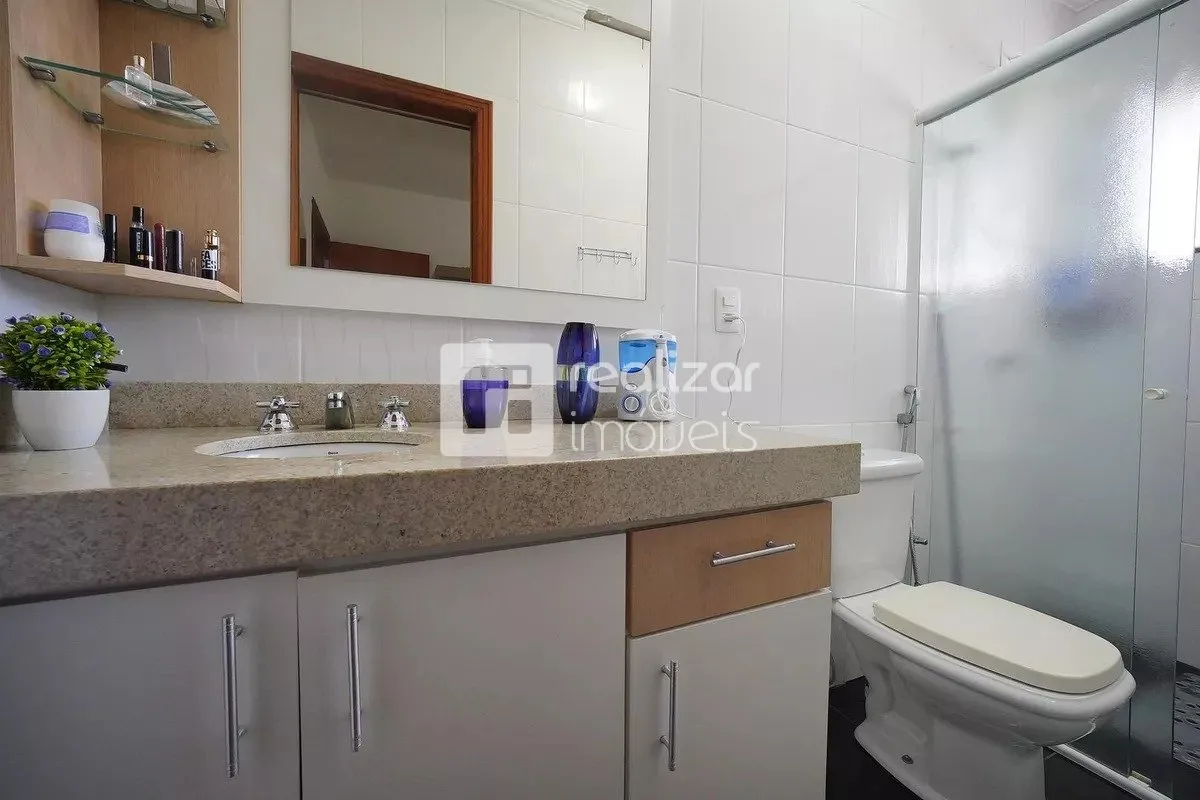 Furnished 5-bedroom house with equipped kitchen — photo 18