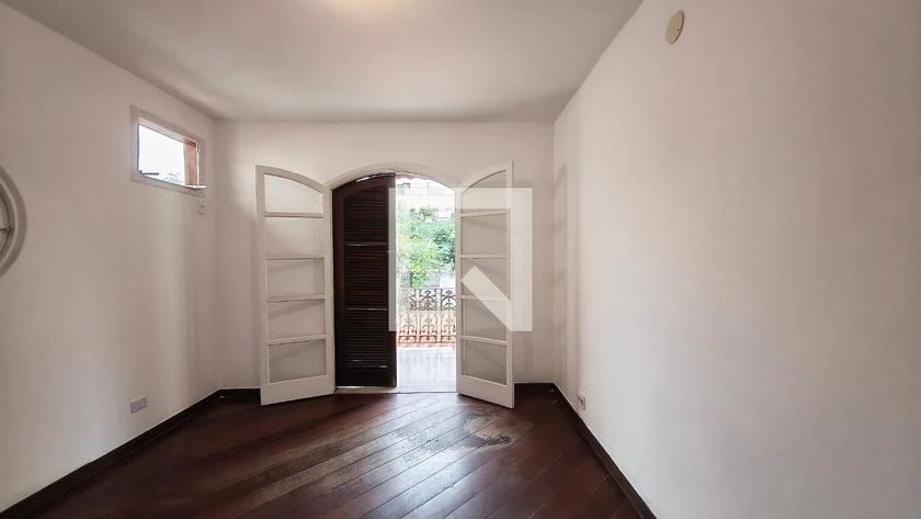 Сад и 4 спальни: дом 250 м² — photo 15