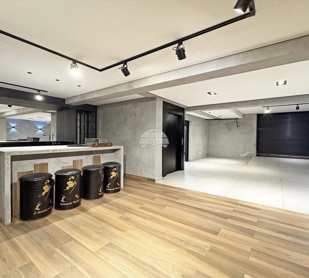 Furnished 293 m² house with open-plan kitchen — photo 29